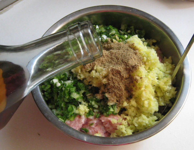 香菇猪肉馅水饺步骤6