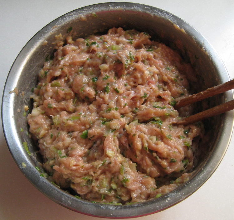 香菇猪肉馅水饺步骤8