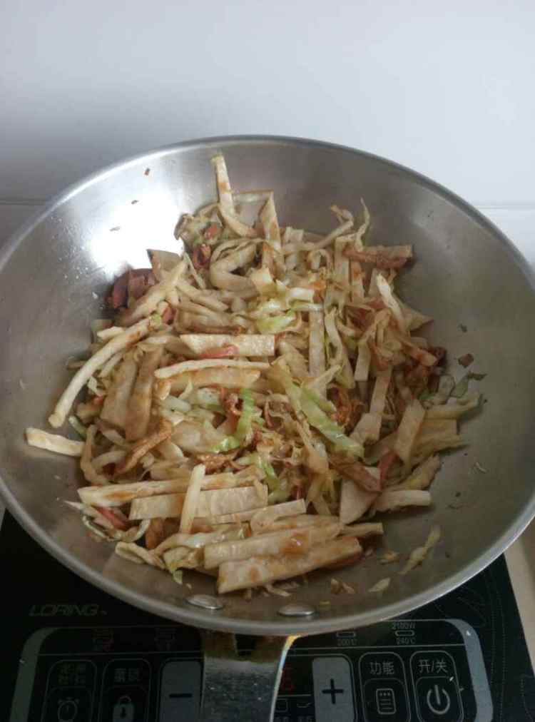 肉丝炒饼步骤5
