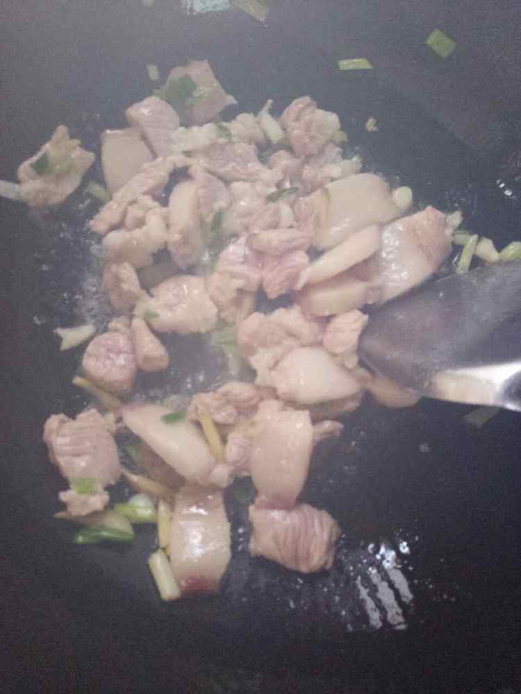 灯笼椒炒肉片步骤5