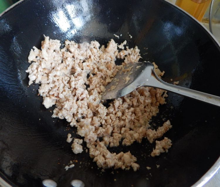 照烧茄子肉末米线步骤7