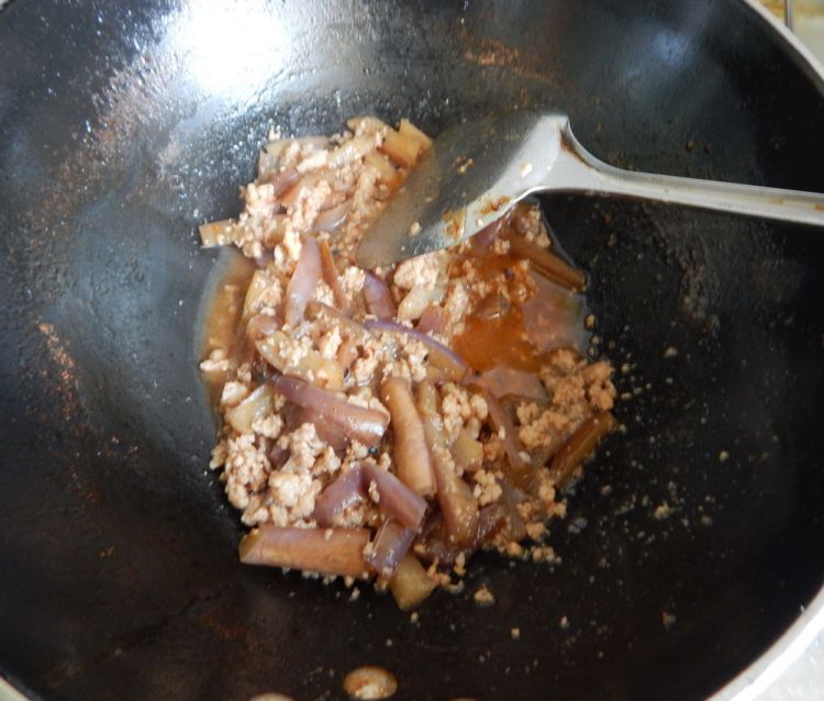 照烧茄子肉末米线步骤15