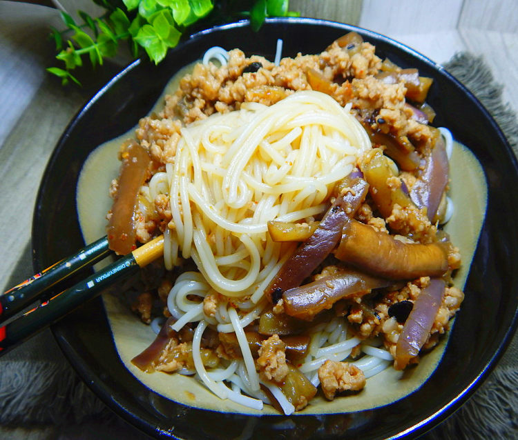 照烧茄子肉末米线步骤17