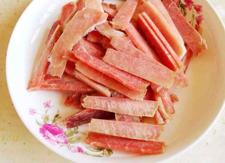 杭椒炒肉步骤2