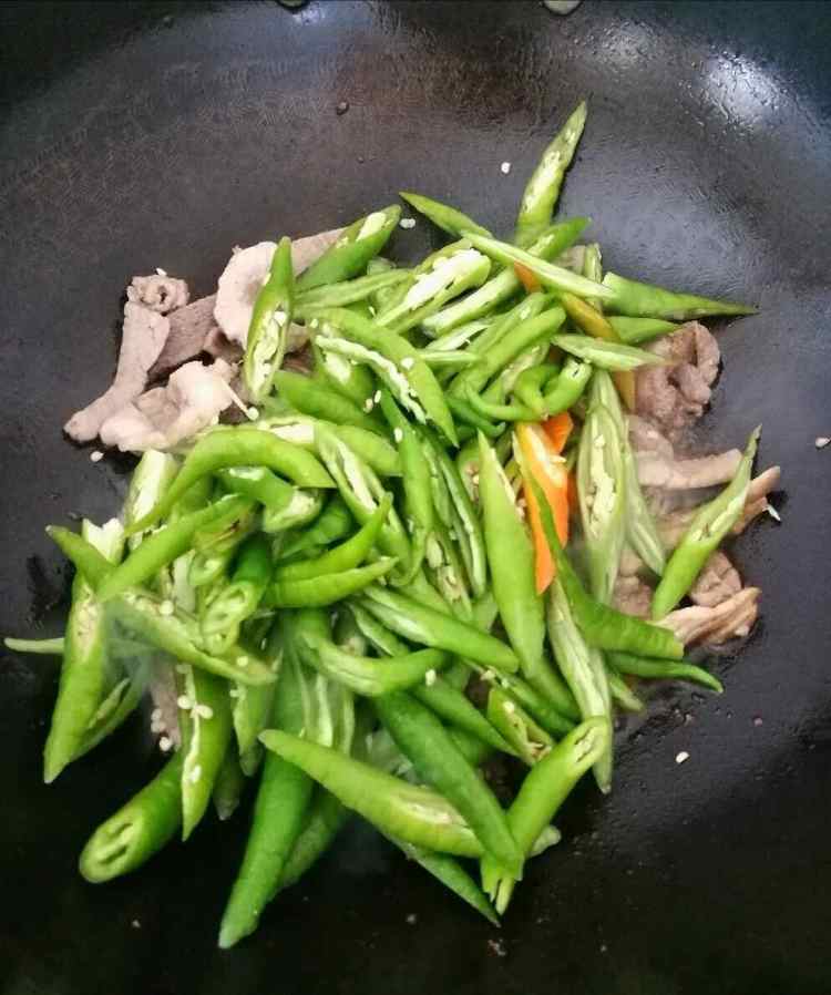 杭椒炒肉步骤5