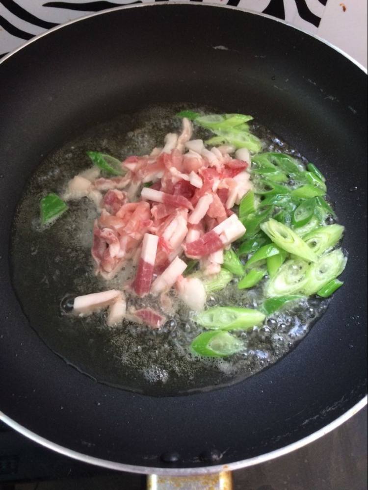 家常粉条炒肉丝步骤7