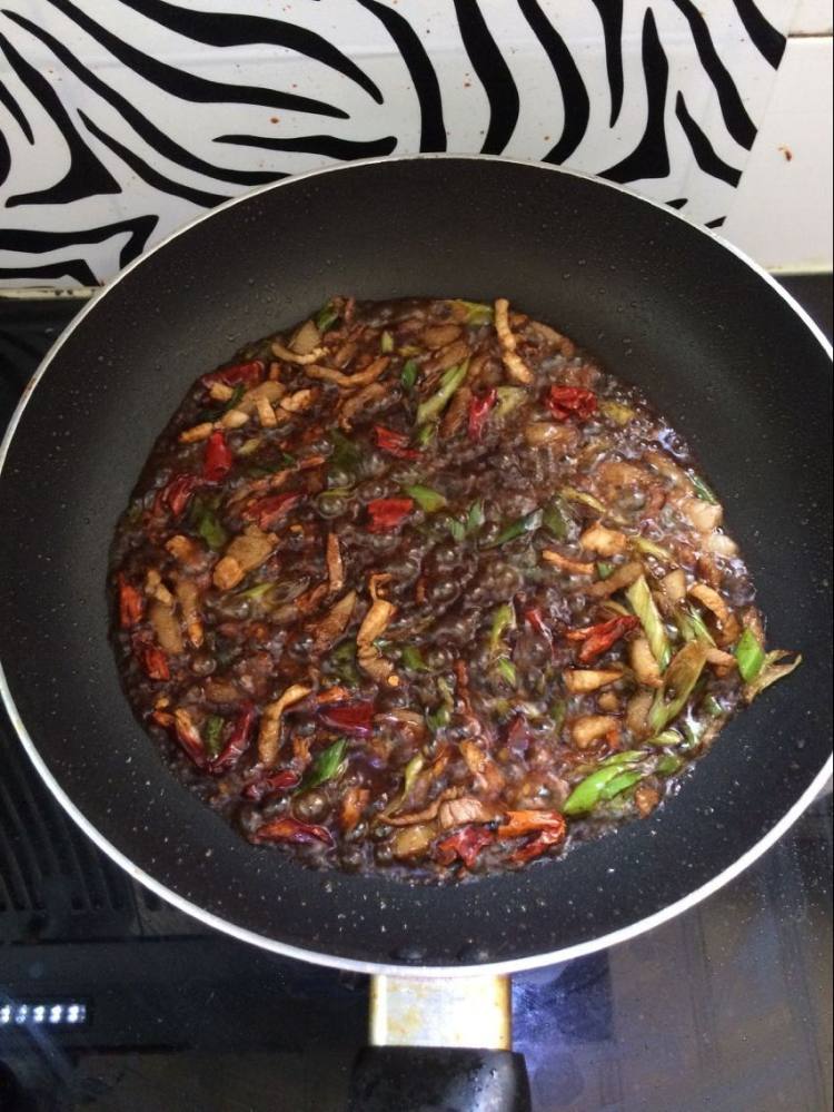 家常粉条炒肉丝步骤9