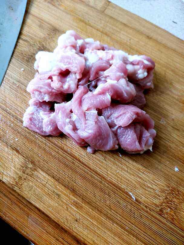 猪肉紫耶菜步骤3