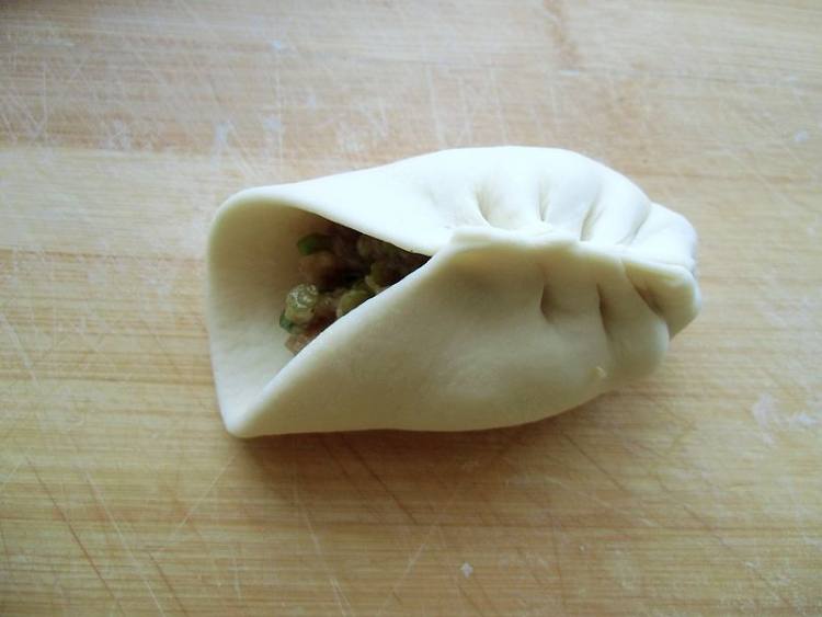 蒜薹肉包子步骤12