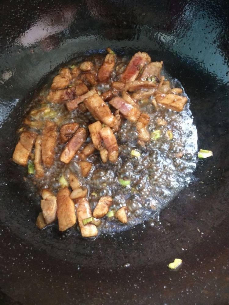 猪肉土豆炖芸豆步骤6