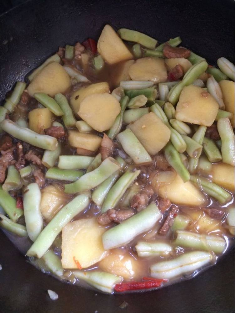 猪肉土豆炖芸豆步骤12