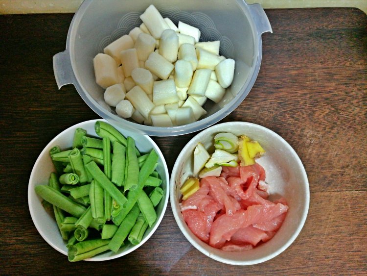 豆角山药炖肉步骤1