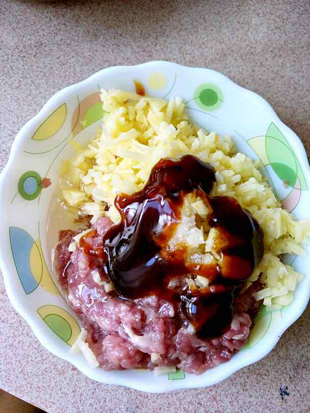 土豆蒸肉步骤4