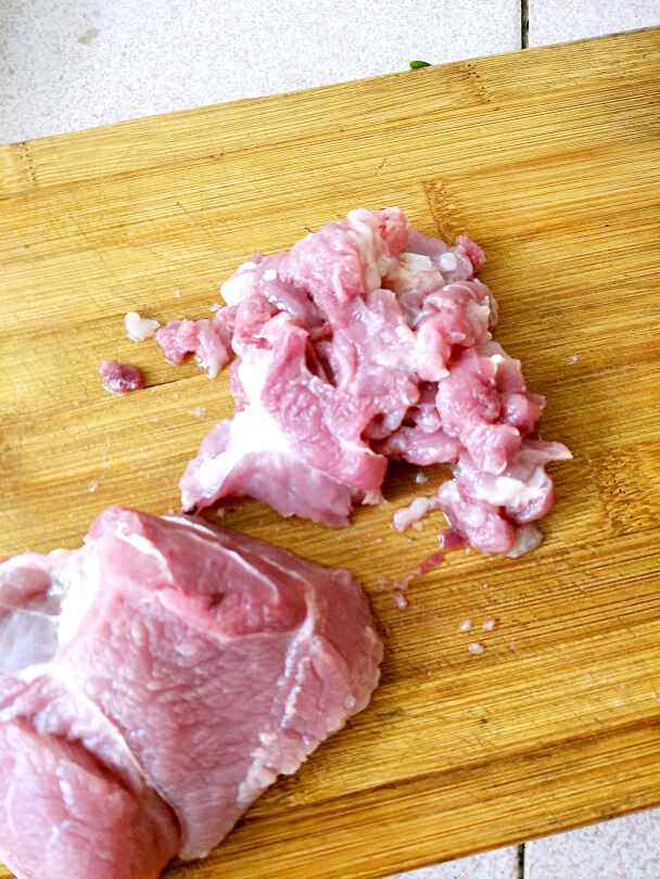 猪肉炒紫豆角步骤3