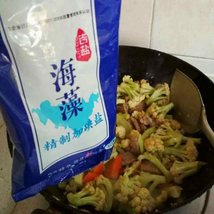 爆炒菜花步骤6