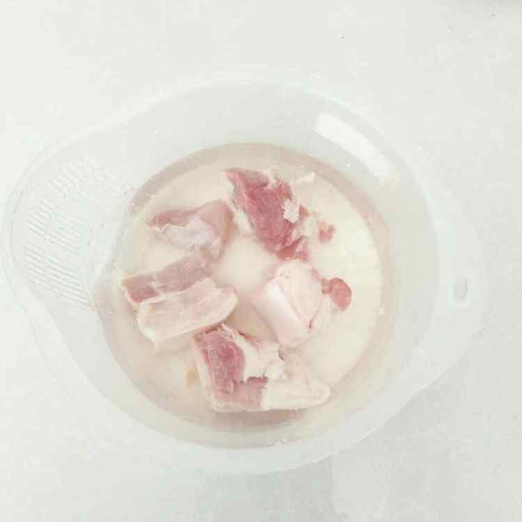 鲜肉白粽子步骤1