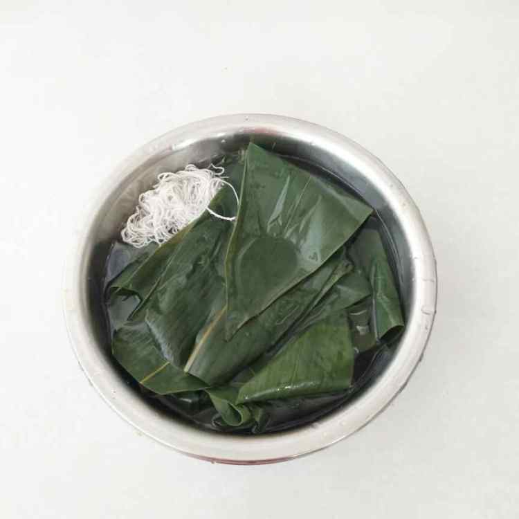 鲜肉白粽子步骤6