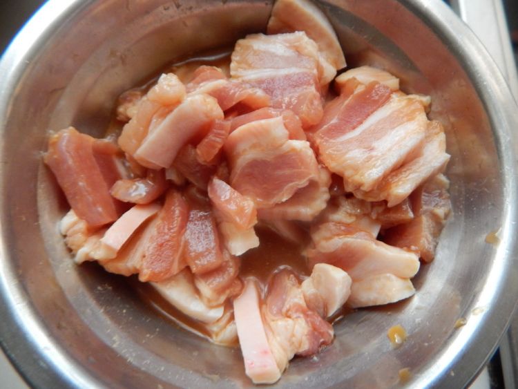 土豆片炒猪肉步骤2