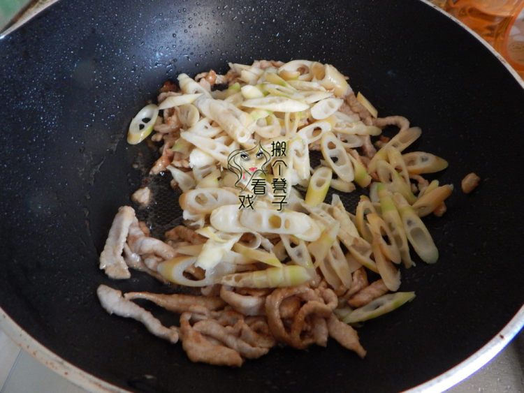 笋尖炒肉步骤7