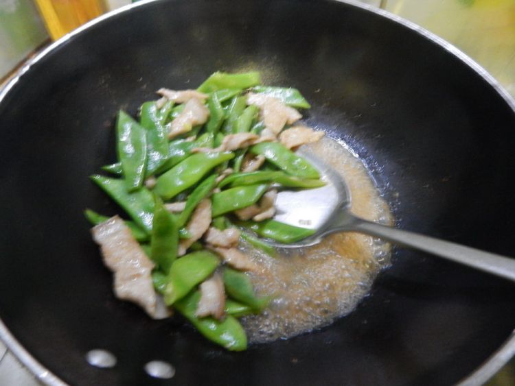 扁豆角烧猪肉步骤9