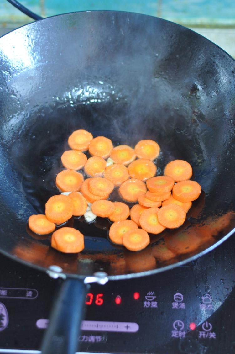 丝瓜小炒肉步骤5