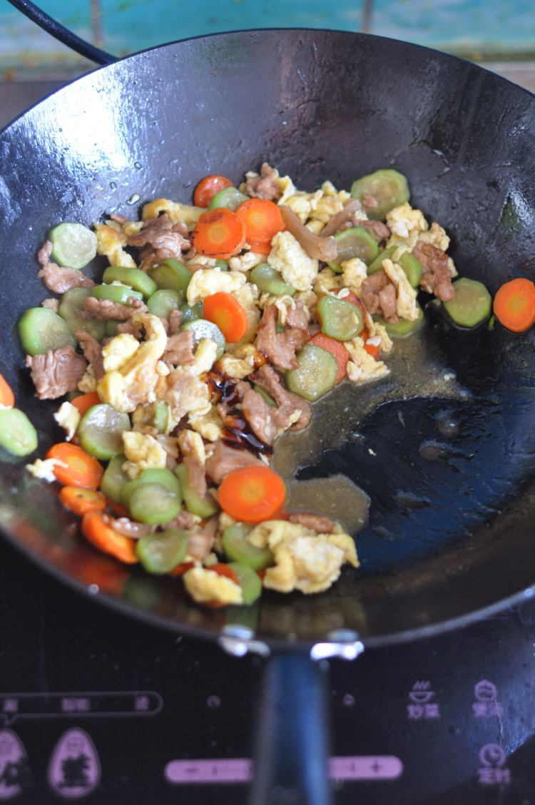 丝瓜小炒肉步骤9