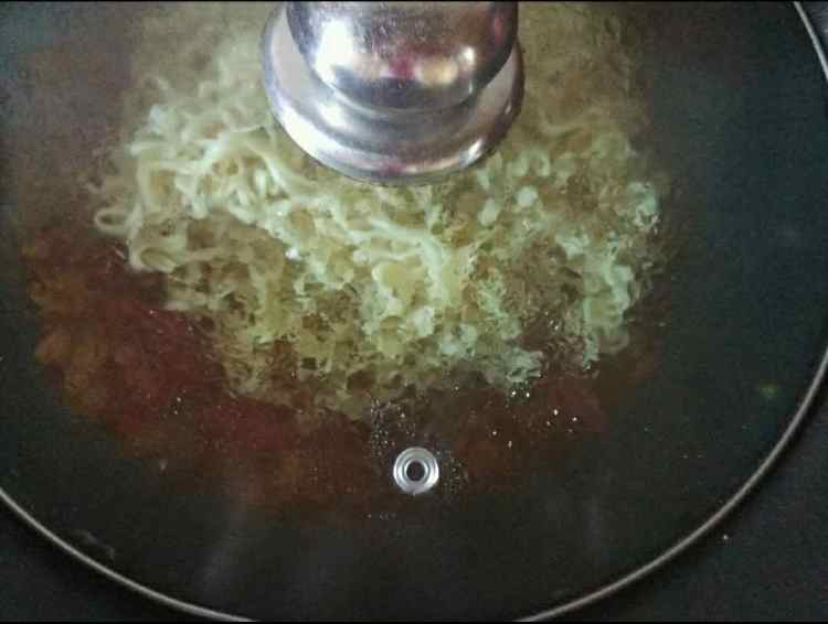 番茄焖面步骤9