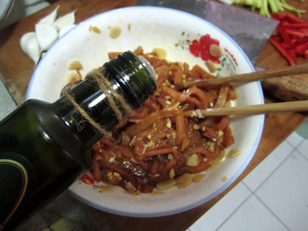 红椒炒肉丝步骤4