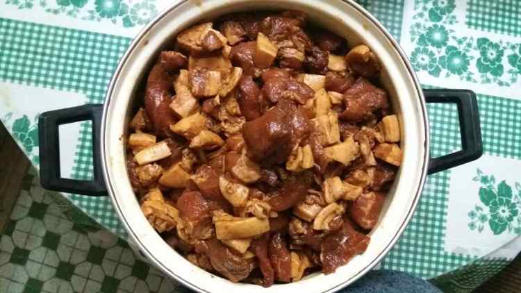 咸肉枕头粽步骤4
