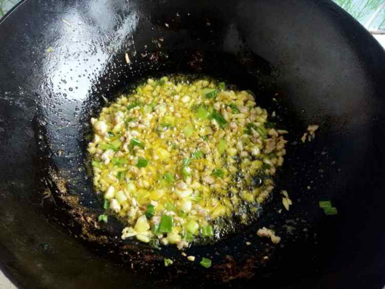 肉末茄子土豆步骤4