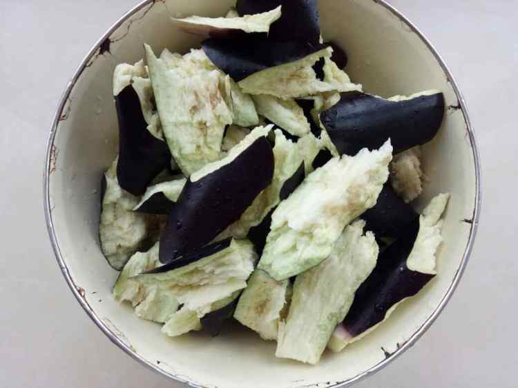 肉末茄子土豆步骤1