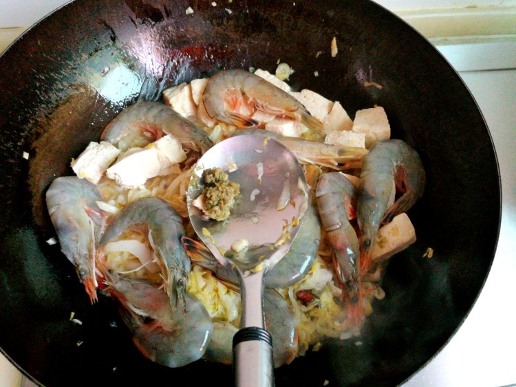 酸菜海虾冻豆腐步骤7