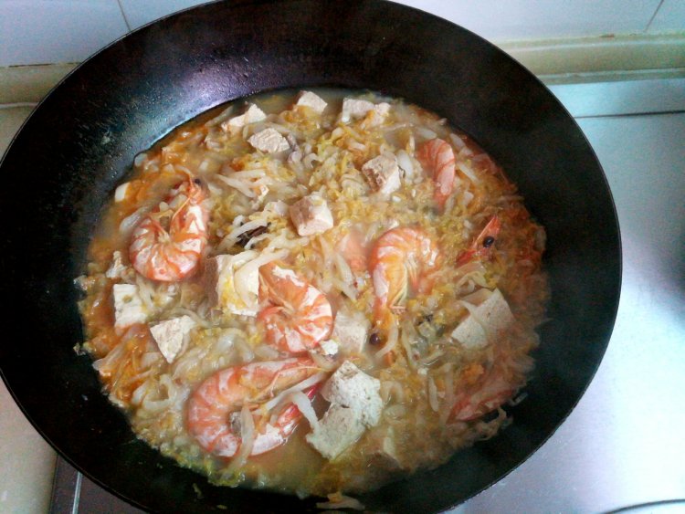 酸菜海虾冻豆腐步骤9