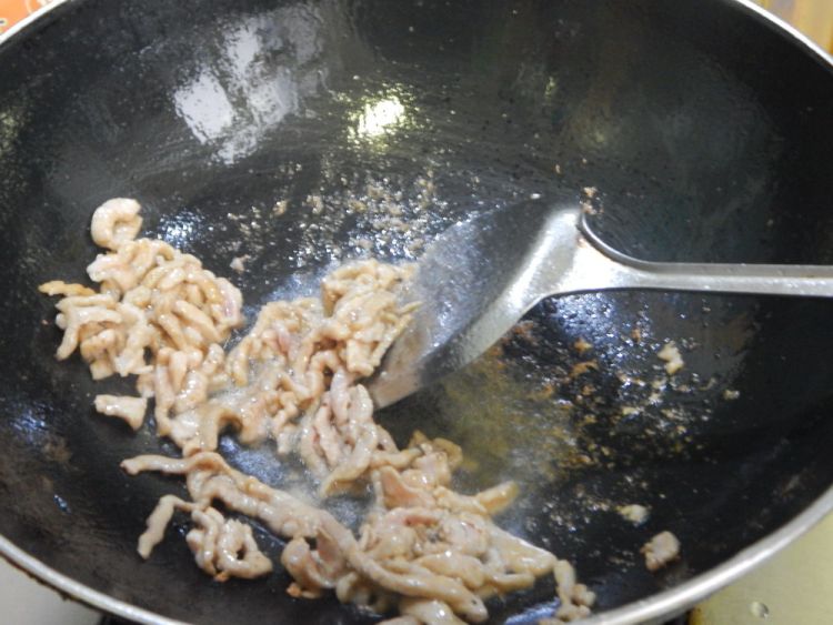 水芹菜炒肉丝步骤5
