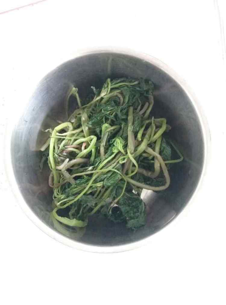 山芹菜饺子（山野菜系步骤1