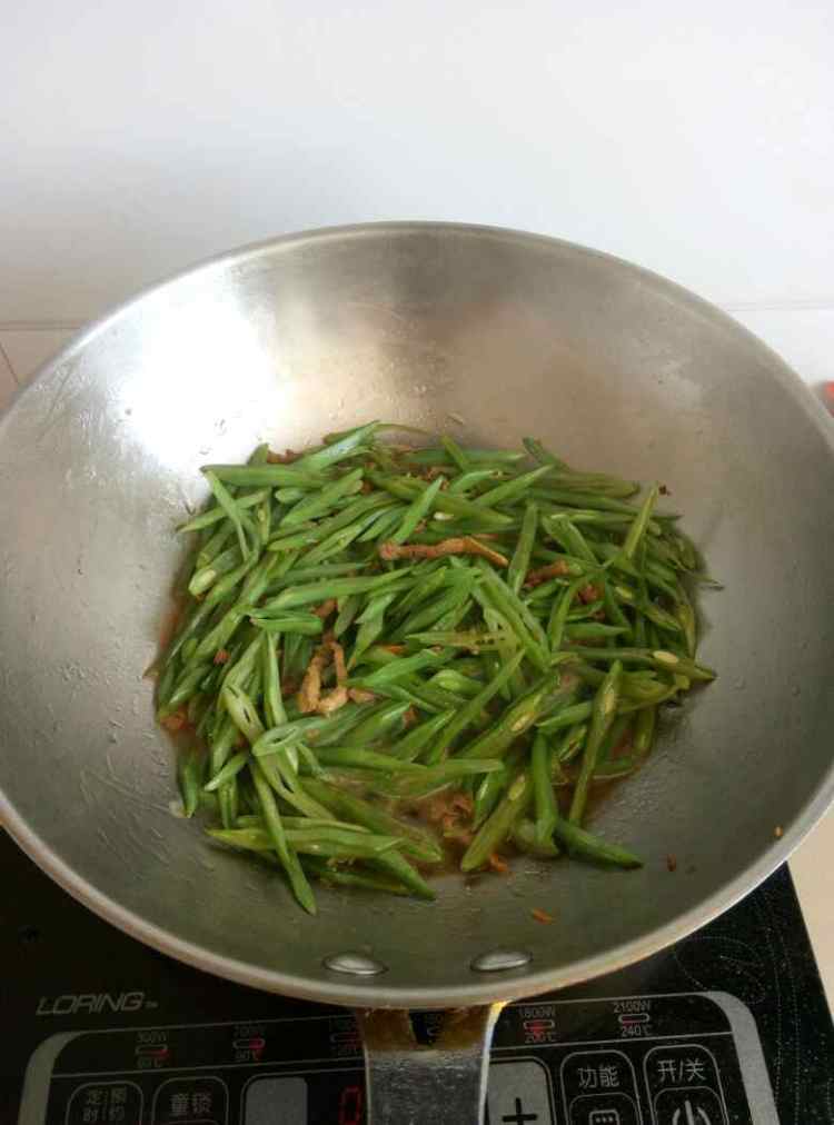 豆角丝炒肉步骤5
