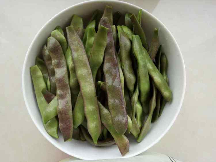豆角山药粉条炖肉步骤1