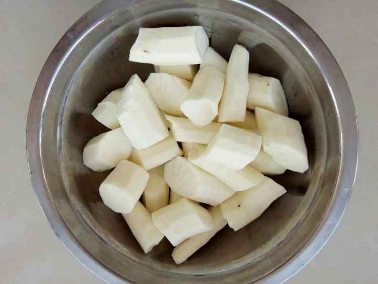 豆角山药粉条炖肉步骤2