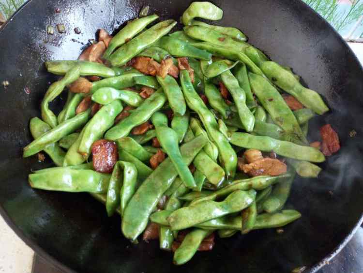 豆角山药粉条炖肉步骤5