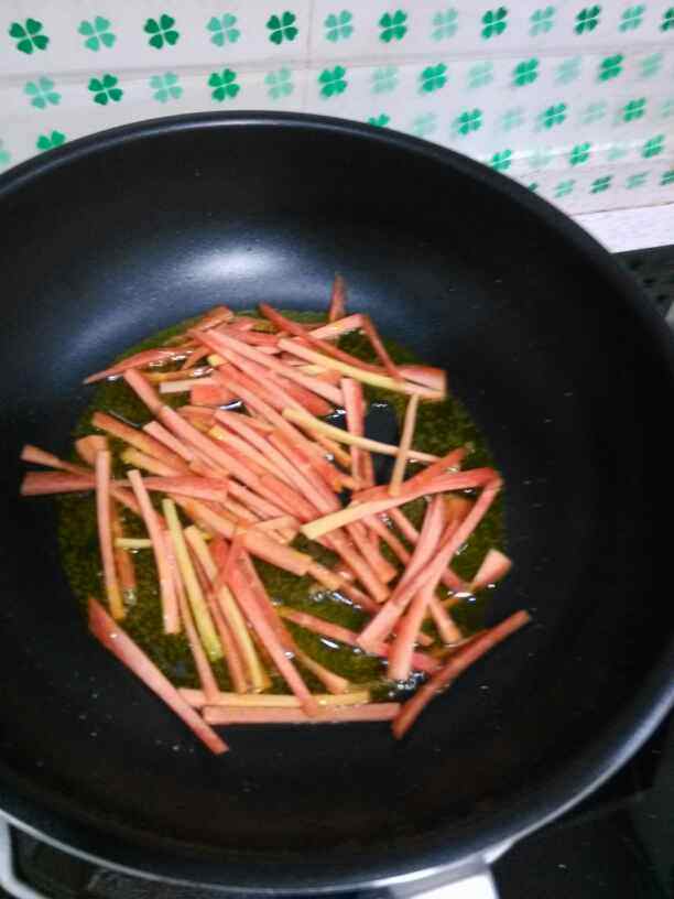 白菜炒肉步骤4