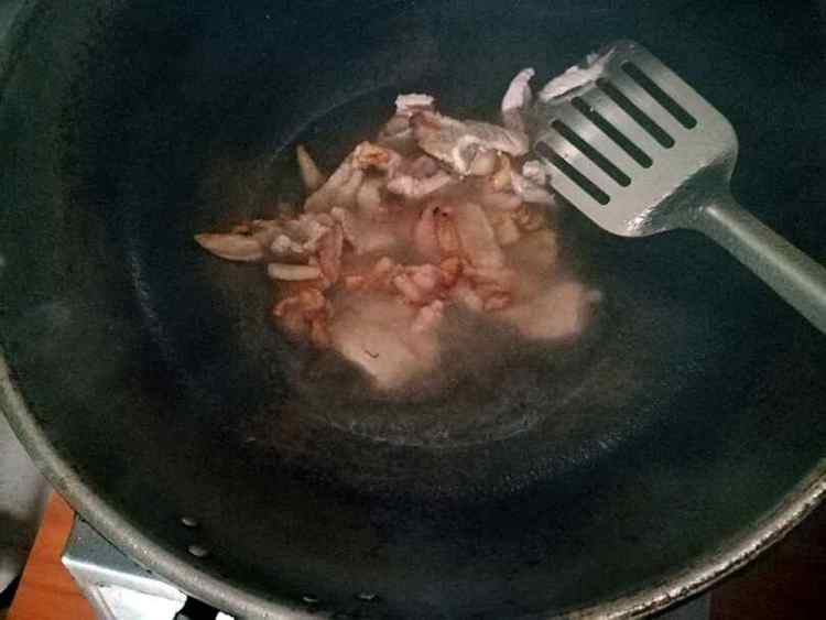 红油蒜薹肉片步骤4