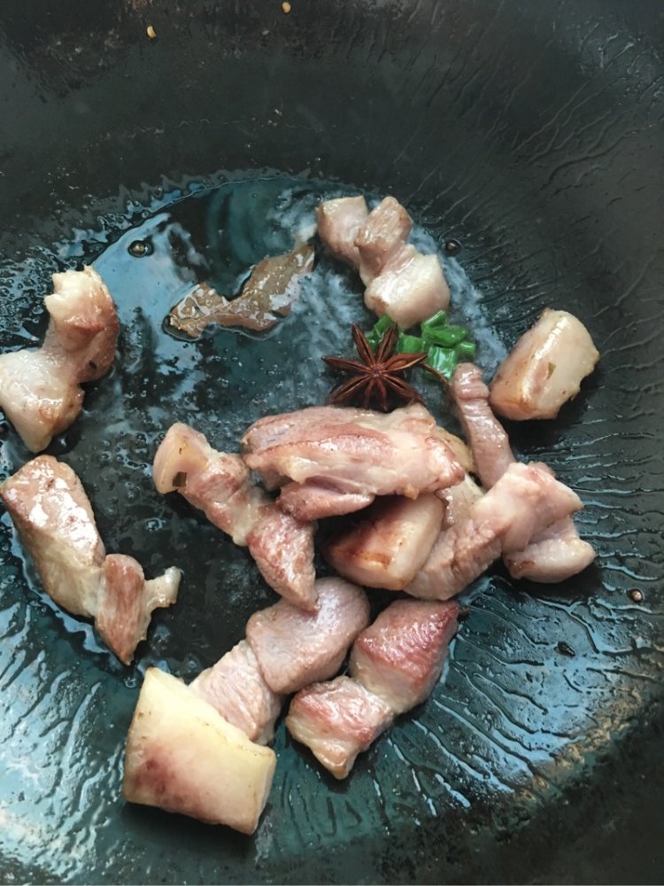 猪肉烧萝卜步骤4