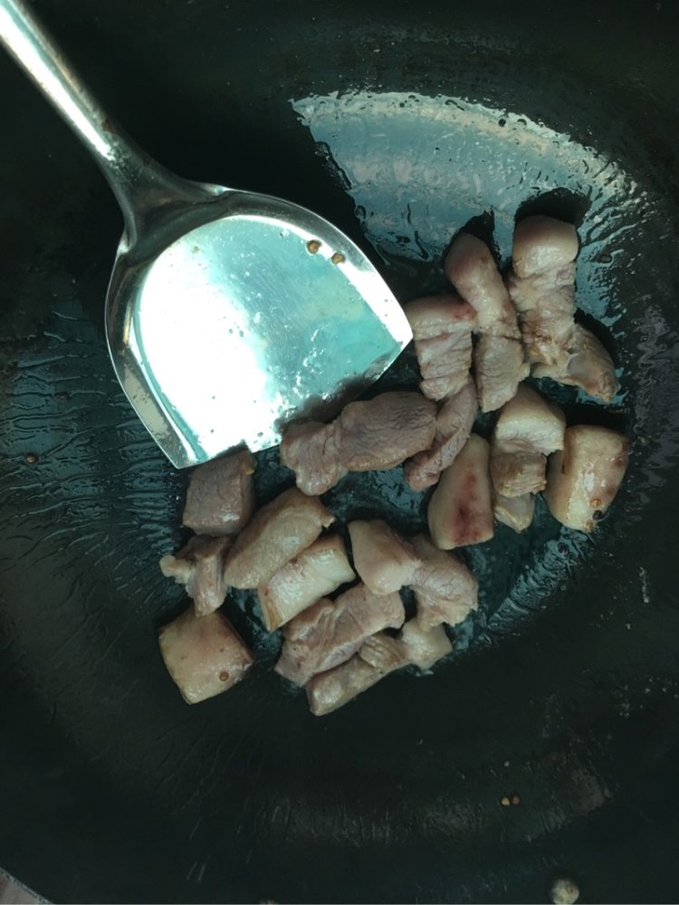猪肉烧萝卜步骤3