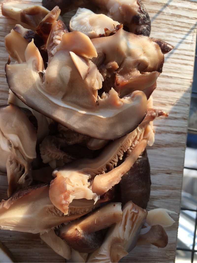 香菇有机花菜炒肉步骤2