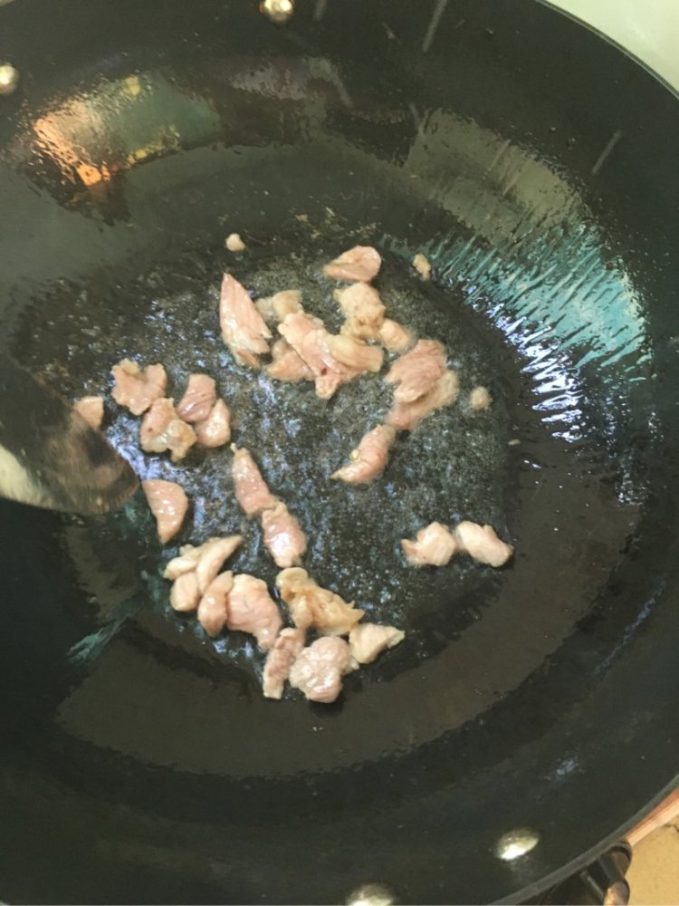 香菇有机花菜炒肉步骤6