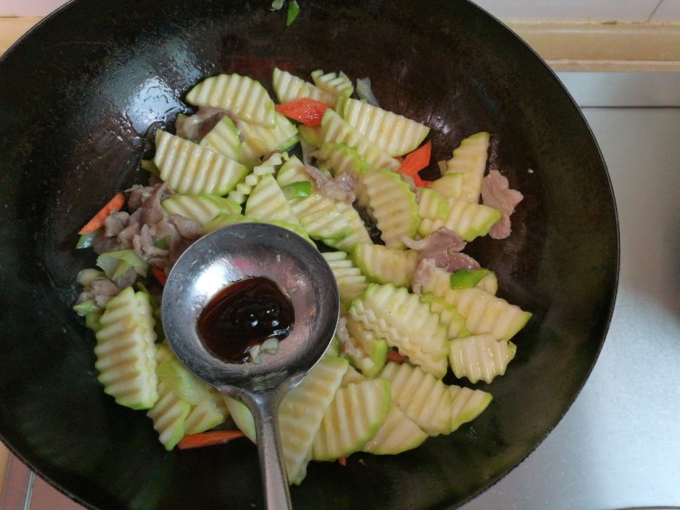 角瓜炒肉步骤7