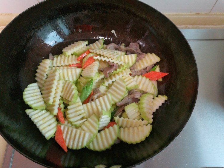 角瓜炒肉步骤6