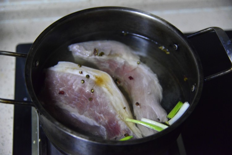 卤肉粉丝包步骤2