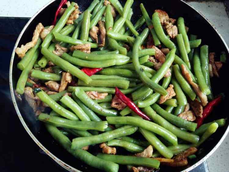 豆角小炒肉步骤7