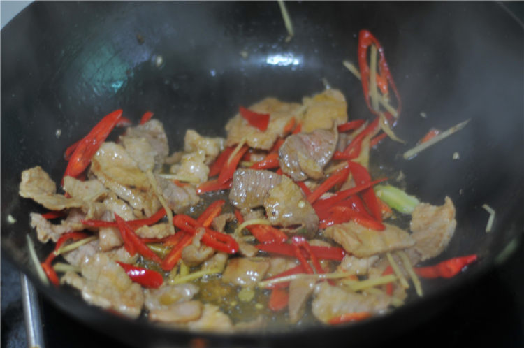 大头菜炒肉片步骤6